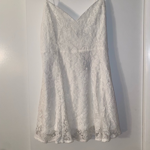 Lulu’s Floral Lace Dress - Picture 1 of 3